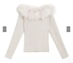 三上悠亜　ファーオフショルダーニットトップス[an1271]アイボリー M