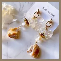 ①天然シェル＆淡水パール 大ぶり ハンドメイドピアス オーロラ 花びら ゴールド