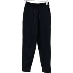 美品 GU 黒パンツ 薄手 S