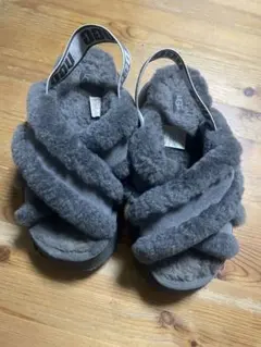 ugg ファーサンダル　厚底　グレー　入手困難