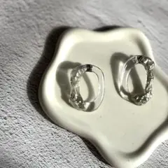 【新品・未使用】シルバー　クリア　ピアス　アクセサリー　サージカルステンレス
