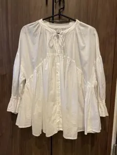 ホワイト フリル袖 リボン付きブラウス ローリーズファーム