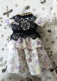 リカちゃん　アイシードル 着せ替え服 フラワープリント