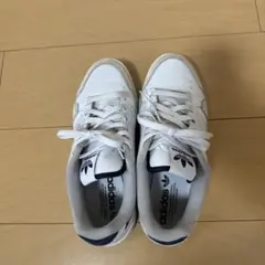 adidas スニーカー ホワイト/グレー