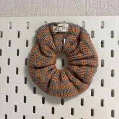ハンドメイドシュシュ　編み物　ボーダー柄　ヘアアクセ　タグ付き　韓国小物