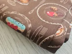 SALE ✨コスモテキスタイル オックス スイーツ柄 ブラウン