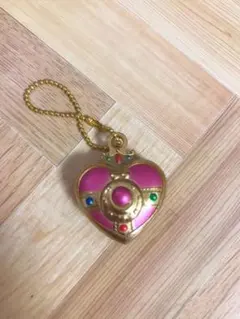 セーラームーン　ガチャ　ダイキャストチャーム