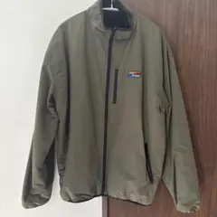 オリーブ色 ジップアップジャケット