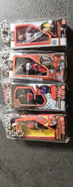 仮面ライダー　ソフビパッケージチャーム　4個セット　新品、未開封