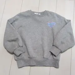 WE NEED IS LOVE ALL グレー トレーナー