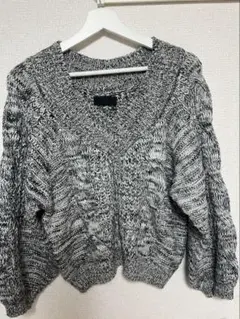 Vネックボリュームスリーブニットセーター