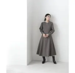 未使用　ナチュラルビューティーベーシック　パールスリットネックワンピース　Ｓ