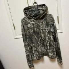 リアルツリー柄パーカー　HOLLISTER