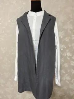 498.リネンのジレ、襟付き　グレー