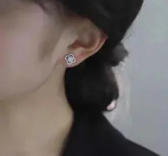 モアサナイト ピアス(両耳用)