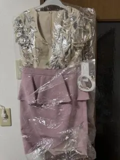 フラワープリント ペプラムドレス