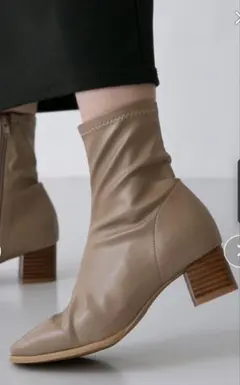 ミント様専用未使用menueメヌエグレージュ 【極やわ 】ストレッチブーツ