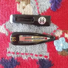 シャネル黒色ヘアピン2点セット。即購入はできません。