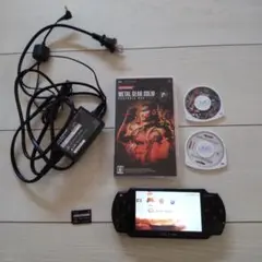 良品★psp2000本体★黒2。新品バッテリー、ゲーム３つ、メモリー、充電器付き