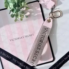残1】キーリング付きポーチバッグチャーム Victoria's Secret - メルカリ