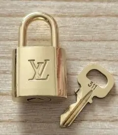 LOUIS VUITTON カデナ 南京錠 2個 鍵2本 セット No.319 - メルカリ