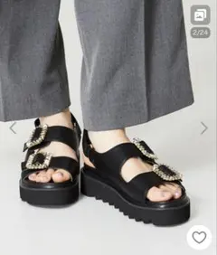 新品未使用ORiental TRaffic厚底ビジューバックルサンダルM23