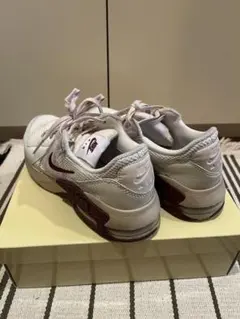 Nike AirMax スニーカー ホワイト/バーガンディ