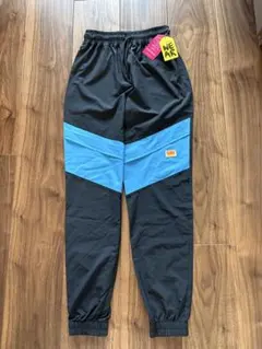 正規品 ZUMBA パンツ 赤 S - メルカリ