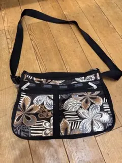 早い者勝ち。美品‼️花柄ナイロンショルダーバッグ