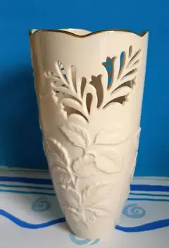 アメリカ　LENOX 製　白いセラミック花瓶 フローラルデザイン 2025年最新】lenox花瓶の人気アイテム - メルカリ