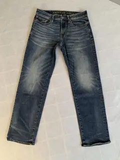 AMERICAN EAGLE ダークブルーストレートデニム