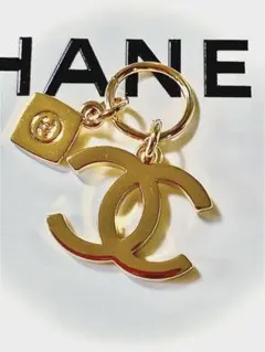 CHANEL シャネル ココマークチャーム ホリデー限定 - メルカリ