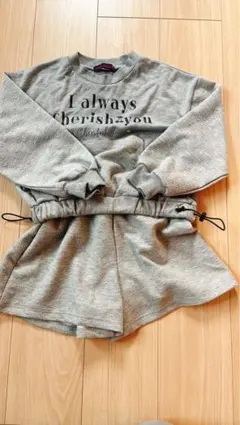 トレーナー　半ズボン　セットアップ