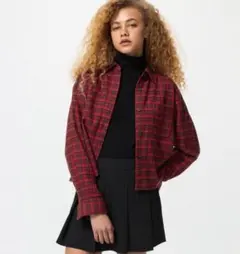 UNIQLO赤ボクシーフランネルチェック 長袖シャツ　メイク用品付き