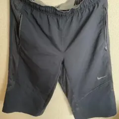 Nike DRI-FIT ネイビーショートパンツ