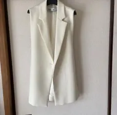 本日限定2000円引き　ZARA 袖なしジャケット