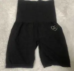 ミズノ　腹巻き付きショートパンツ