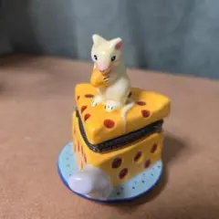 ポタリーケース　ネズミとチーズ　少々難あり