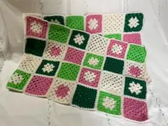 グラニースクエアかぎ針編みショール、膝掛け