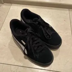 PUMA ブラック/ホワイト スエードスニーカー