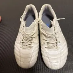 asics サッカー スパイク ホワイトのサムネイル