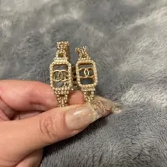 【新品】ゴールドフープピアス クリスタル装飾