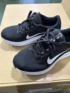 NIKEランニングシューズ　22.5センチ