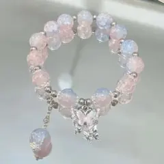 【新品】エレガントなガラスビーズのブレスレット -蝶のチャーム付き