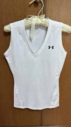 Under Armour Vネックインナー タンクトップ ホワイトのサムネイル