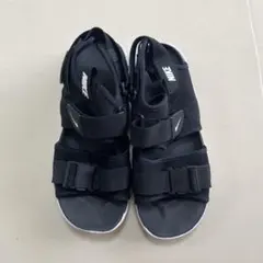 NIKE キャニオン サンダル ブラックのサムネイル