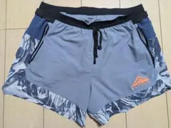 美品　レア　ナイキのTRAILショートパンツ　希薄カラー