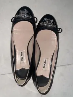 miu miu ブラックパテントぺたんこシューズ　　37サイズ