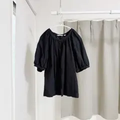 ユニクロ　ブラウスのサムネイル
