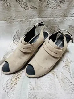 [新品]ベージュ オープントゥ 中ヒールパンプス(少々難あり)